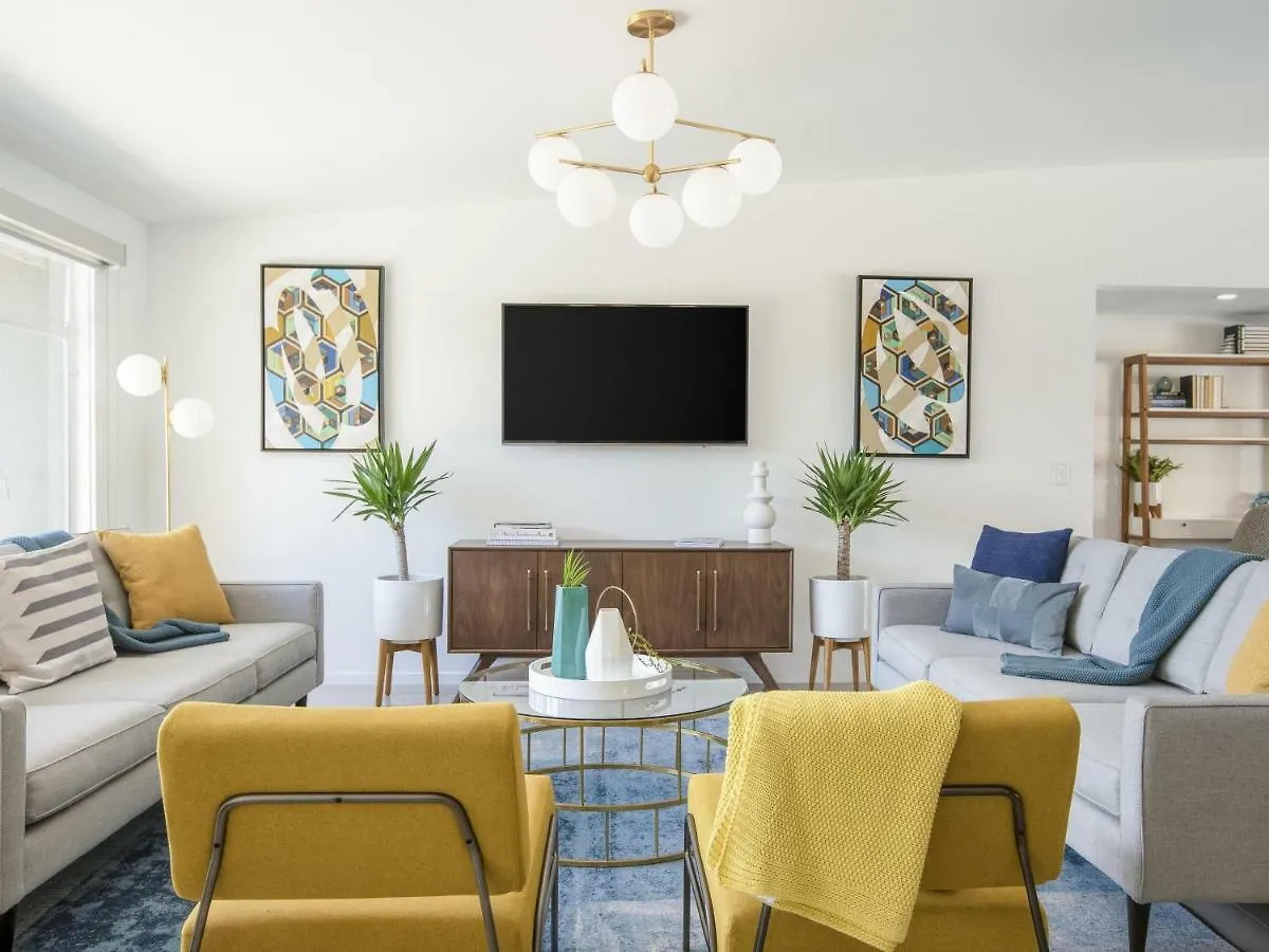 West Elm House: The Seven-Eighty Villa Palm Springs